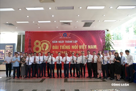 Tổng Giám đốc Đài Truyền hình Việt Nam chúc mừng Đài Tiếng nói Việt Nam nhân dịp 80 năm thành lập