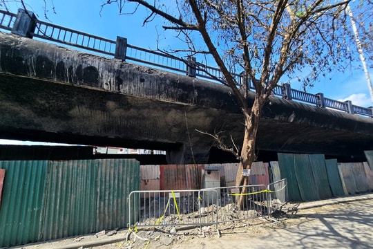 Hà Nội chi hơn 2,6 tỷ đồng sửa nhánh cầu Vĩnh Tuy xuống đê Nguyễn Khoái sau vụ cháy