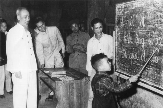 80 năm dựng xây nền tri thức, giáo dục Việt Nam đi ra từ kháng chiến, bước vào kỷ nguyên đổi mới toàn diện