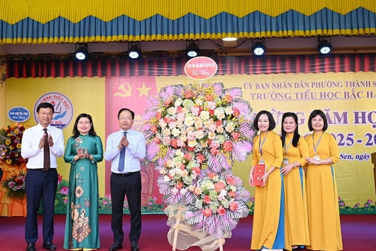 Hà Tĩnh: Gần 390.000 cán bộ, giáo viên, học sinh hân hoan khai giảng năm học mới