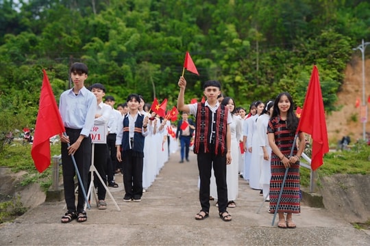 Thưởng viên chức năm 2024 tính theo năm học hay theo 6 tháng cuối năm?