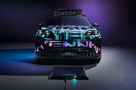 Porsche Cayenne thuần điện trang bị công nghệ sạc không dây