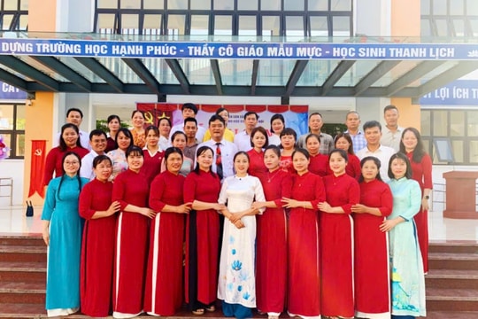 Hơn 9.000 học sinh xã Ứng Thiên hân hoan bước vào năm học mới 2025 - 2026