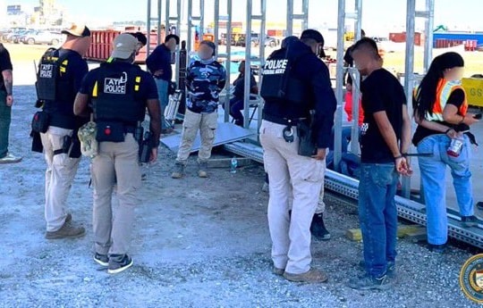 Chi tiết vụ Mỹ truy quét và bắt 475 người nhập cư tại nhà máy Hyundai