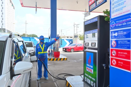 Giá xăng dầu hôm nay 7/9: Giá dầu thế giới lao dốc hơn 2% sau báo cáo việc làm yếu kém từ Mỹ