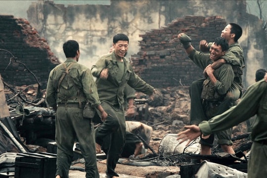 'Mưa đỏ' trở thành phim Việt có doanh thu cao nhất lịch sử điện ảnh