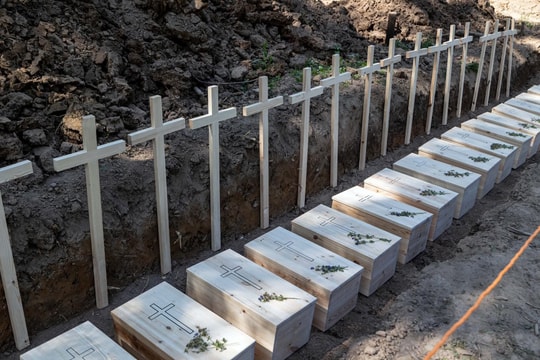 Hài cốt những người Ba Lan ở Ukraine được chôn cất trong nỗ lực hòa giải