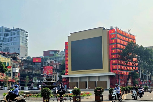 Quảng trường Đông Kinh Nghĩa Thục 'lột xác' như thế nào sau khi phá dỡ 'Hàm cá mập'?