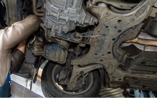 Xe hybrid có cần thay dầu ít hơn xe thường không?