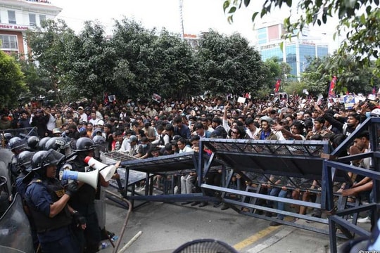 Biểu tình tại Nepal sau khi chính quyền chặn các mạng xã hội