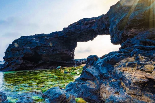 Thắng cảnh cổng Tò Vò ở Quảng Ngãi được xếp hạng di tích quốc gia