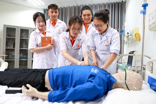 Không hành nghề 24 tháng liên tục: Bác sĩ sẽ bị thu hồi giấy phép