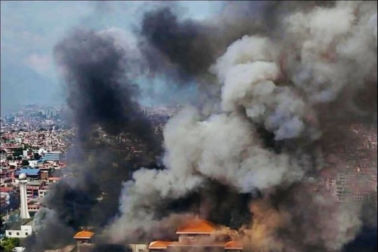 Vợ cựu Thủ tướng Nepal vẫn còn sống, hàng nghìn tù nhân trốn thoát