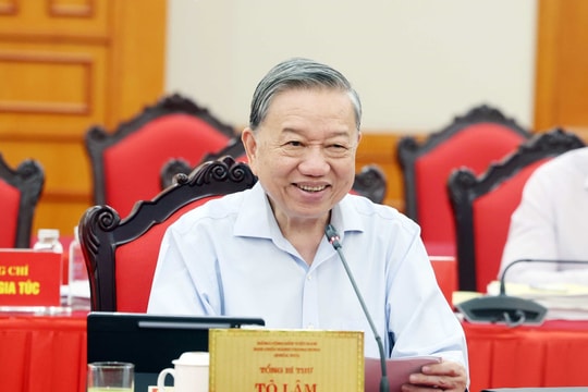 Bộ Chính trị làm việc với Ban Thường vụ Đảng ủy Chính phủ