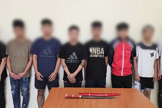 Bắt giữ nhóm thanh niên cầm hung khí 'náo loạn' đường phố
