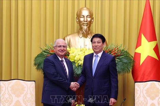 Chủ tịch nước Lương Cường tiếp Bộ trưởng Quốc phòng Thổ Nhĩ Kỳ