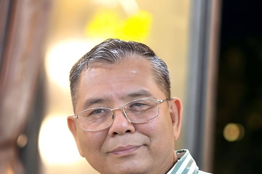 “10h sáng chủ nhật” như một khoảng sân nhỏ có nắng…