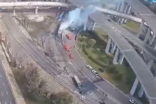 Video vụ nổ xe chở gas trên cao tốc Mexico khiến hàng chục người thương vong