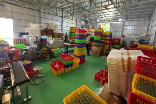 Triệt phá đường dây sản xuất 'yến chưng' giả, bán đi khắp cả nước