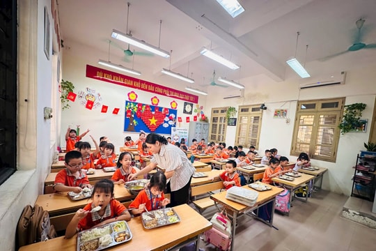 Phụ huynh phản ánh con ăn thiếu no, nhà trường khẳng định sai sự thật