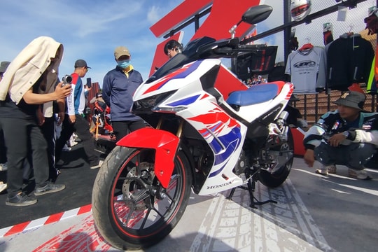 Xe côn tay Honda Winner R giá cao nhất 50,5 triệu đồng