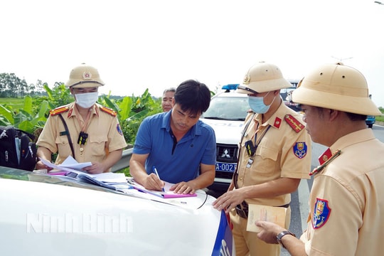 Ninh Bình: Phạt tiền hơn 33,2 tỷ đồng và tạm giữ trên 1.200 phương tiện vi phạm giao thông