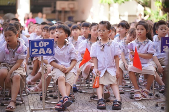 Giáo viên dạy vượt 595 tiết/năm có được trả thêm giờ?