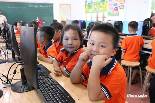 Nghệ An 'xoay tua' giáo viên, gần 1.000 thầy cô lên đường biệt phái