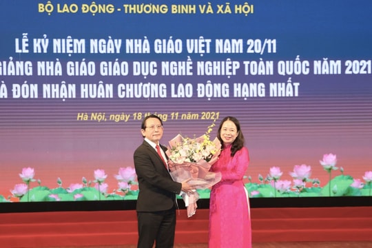 Thu hút, trọng dụng và đãi ngộ 'nhân tài': Giải pháp đột phá hiện thực hóa mục tiêu Nghị quyết 71-NQ/TW