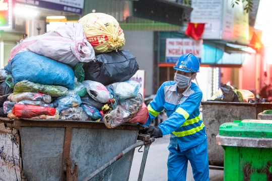 Hà Nội dự kiến tăng phí thu gom rác thải: Cần sử dụng nguồn lực hiệu quả