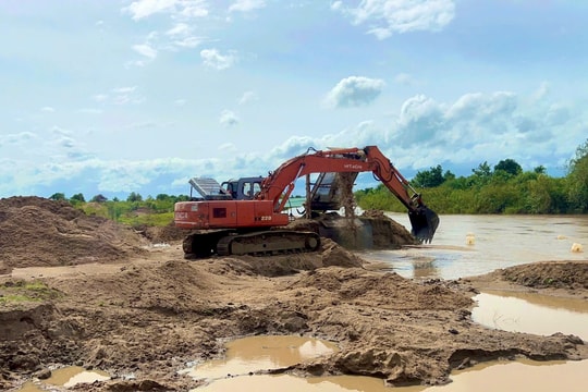 Chủ tịch tỉnh Gia Lai yêu cầu xử lý nghiêm mỏ cát chưa đủ điều kiện đã khai thác rầm rộ