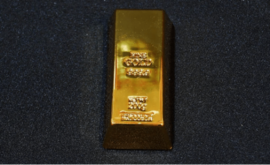 Giá vàng áp sát mức kỷ lục trước cuộc họp của Fed