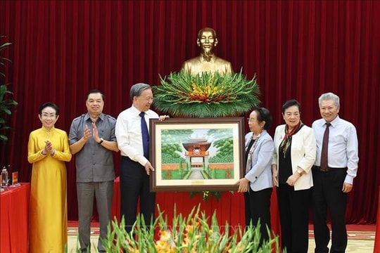 Tổng Bí thư Tô Lâm gặp mặt Ban Thường vụ Trung ương Hội Khuyến học Việt Nam