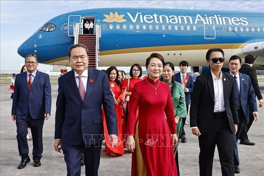 Chủ tịch Quốc hội bắt đầu tham dự Đại hội đồng AIPA-46 và thăm chính thức Malaysia