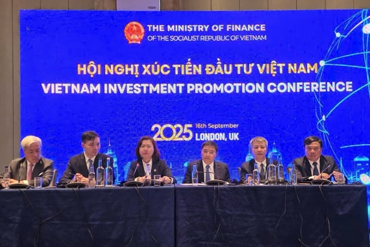 Việt Nam đẩy mạnh cải cách, thu hút vốn quốc tế qua FDI và thị trường chứng khoán