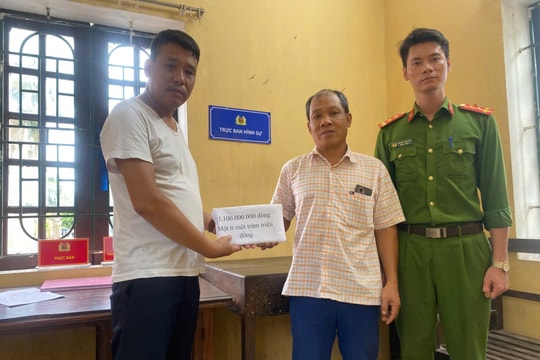 Người đàn ông ở Ninh Bình trả lại 1,1 tỷ đồng tiền chuyển khoản nhầm