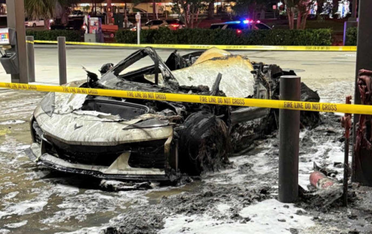 Chevy Corvette Z06 phát nổ khi đang đổ xăng do lỗi thiết kế đáng lo ngại