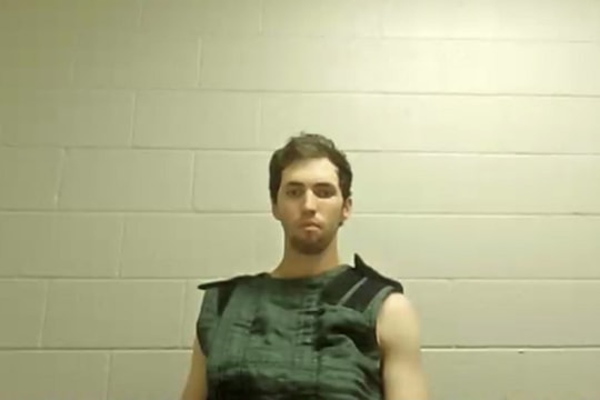 Nghi phạm ám sát Kirk ra tòa với áo chống tự tử, thêm tình tiết đáng sợ về kẻ thứ ba