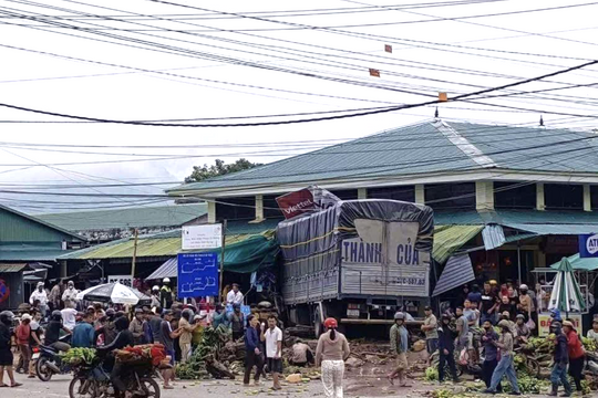 Công an tỉnh Quảng Trị điều tra làm rõ vụ việc tai nạn tại chợ Tân Long