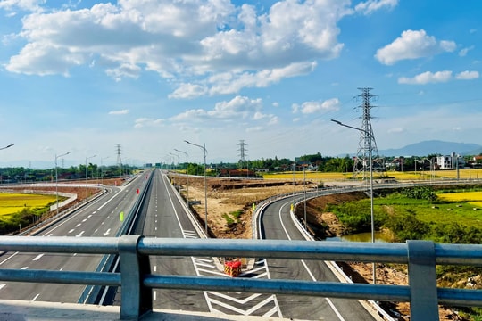 Tập đoàn Sơn Hải xin cắm biển bảo hành 10 năm trên tuyến cao tốc Hoài Nhơn – Quy Nhơn