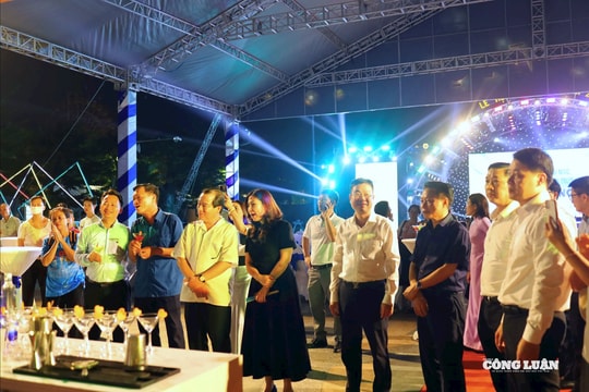 Người dân và du khách hào hứng với Lễ hội đồ uống 'Thưởng vị Hà Nội'