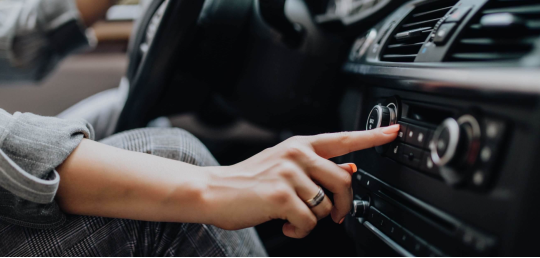 Cách dùng điều hòa ô tô hiệu quả trong ngày nóng