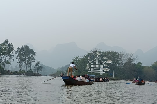 Hà Nội tăng tốc phát triển du lịch, triển khai quy hoạch Chùa Hương và xây dựng Bảo tàng Bia