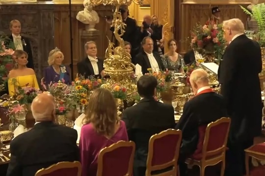 Ông Trump ca ngợi Vương quốc Anh trong lễ đón tiếp và bữa tiệc phong cách hoàng gia