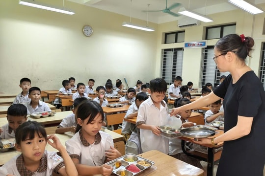 Hà Nội chỉ đạo tăng cường bảo đảm an toàn bữa ăn bán trú cho học sinh