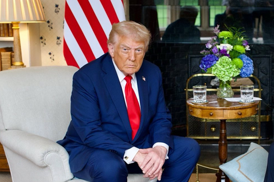 Tổng thống Mỹ kêu gọi siết chặt truyền thông, xem xét tước giấy phép nhiều nhà đài