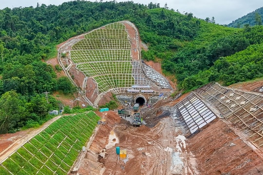 Bảo đảm tiến độ dự án cải tạo tuyến đường sắt qua đèo Khe Nét