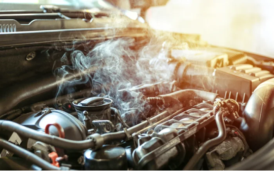 Có nên tiếp tục lái xe khi đèn cảnh báo nước làm mát hiện lên?