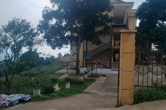 Cổng trường hơn 10 năm tuổi ở Nậm Mười và lần kiểm tra "không thấy dấu hiệu bất thường" trước thảm kịch