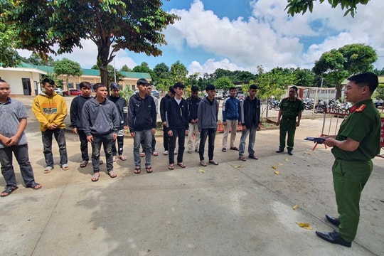 Khởi tố 15 đối tượng mang hung khí đi hỗn chiến trong đêm